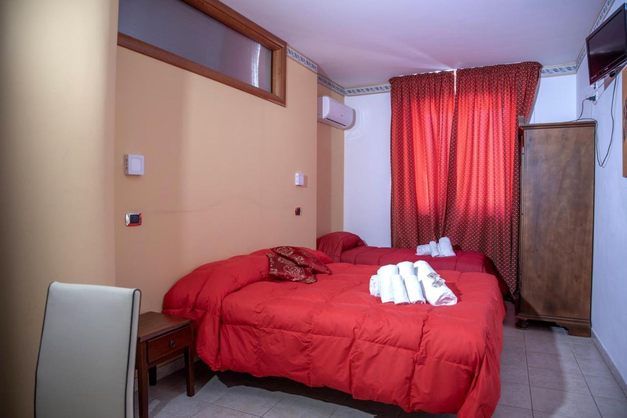 Carlo V - Holiday Rooms Porto Empedocle Exteriör bild